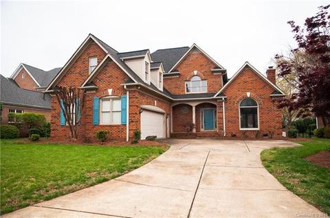7526 Windaliere Dr, Cornelius, NC 28031 photo 1