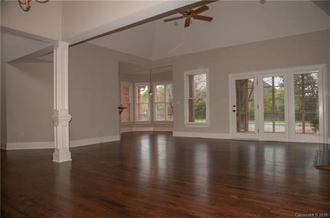 7526 Windaliere Dr, Cornelius, NC 28031 photo 4