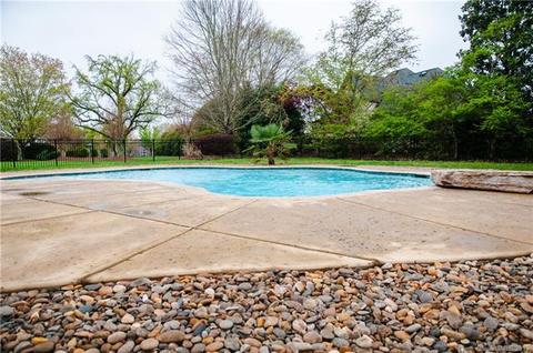 7526 Windaliere Dr, Cornelius, NC 28031 photo 18