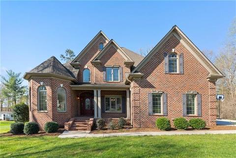 4075 Barnhardt St, Hickory, NC 28602 photo 1