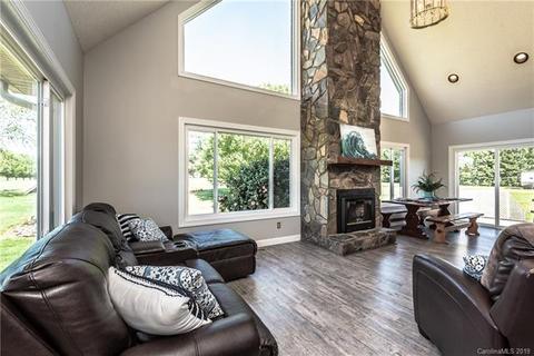 1122 Saw Mill Rd, Conover, NC 28613 photo 5