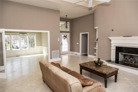 3701 Pinecrest Dr NE, Hickory, NC 28601 photo 6