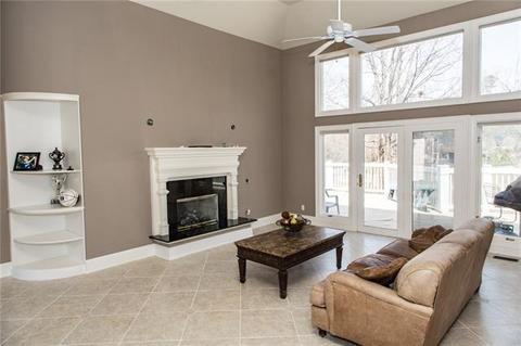 3701 Pinecrest Dr NE, Hickory, NC 28601 photo 5