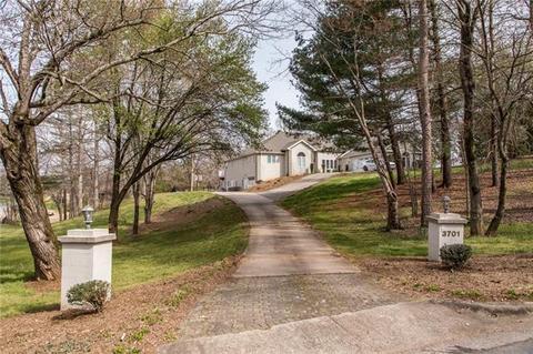 3701 Pinecrest Dr NE, Hickory, NC 28601 photo 36