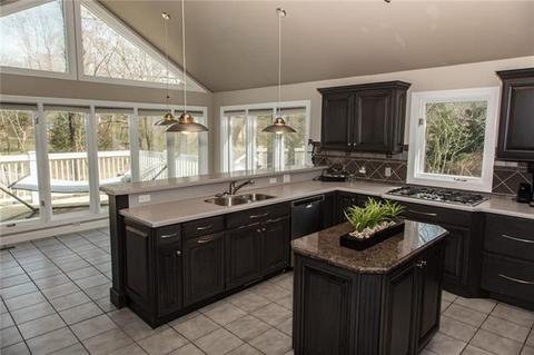 3701 Pinecrest Dr NE, Hickory, NC 28601 photo 10