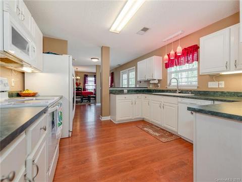 537 Danfield Dr, Clover, SC 29710 photo 4
