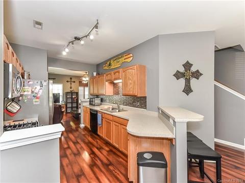 9568 Glenashley Dr, Cornelius, NC 28031 photo 3
