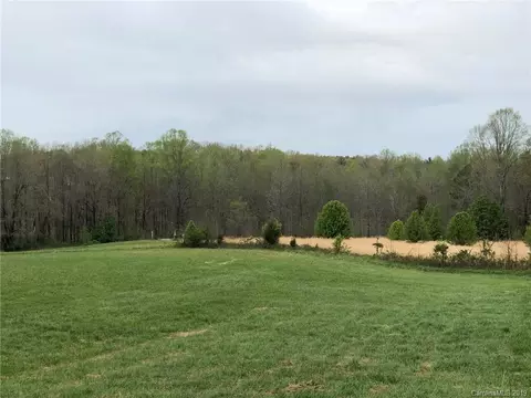 2710 Clark Loop, Morganton, NC 28655 photo 3