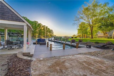 7616 Waterview Dr, Cornelius, NC 28031 photo 1