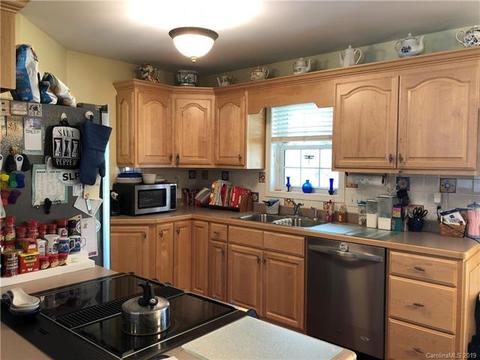 302 Willowbrook Dr, Morganton, NC 28655 photo 5