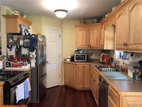 302 Willowbrook Dr, Morganton, NC 28655 photo 6