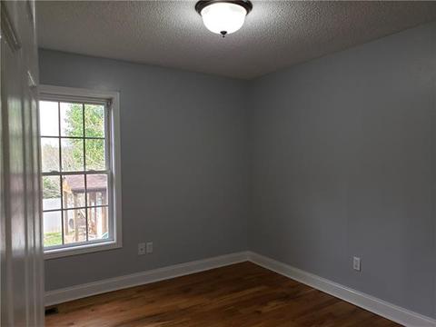 304 Pine Meadows Cir, Hickory, NC 28601 photo 9