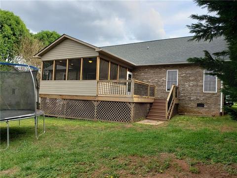 304 Pine Meadows Cir, Hickory, NC 28601 photo 13