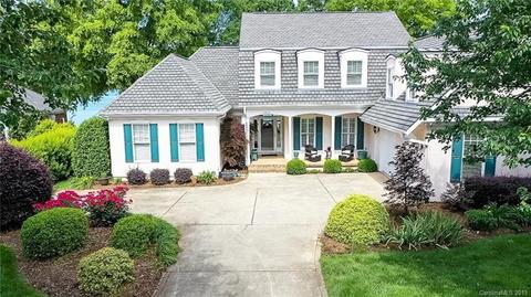 7225 Windaliere Dr, Cornelius, NC 28031 photo 2