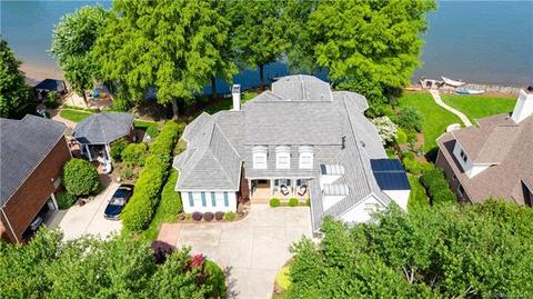 7225 Windaliere Dr, Cornelius, NC 28031 photo 3