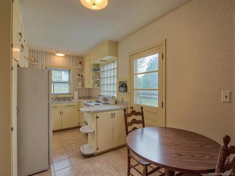 12 Johnson Dr, Canton, NC 28716 photo 10