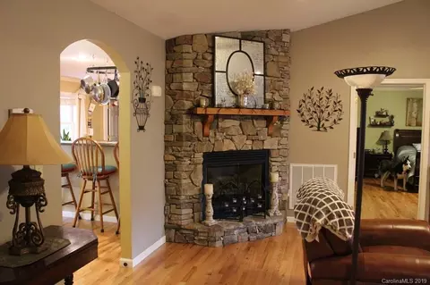 31 Midway Dr, Sylva, NC 28779 photo 3