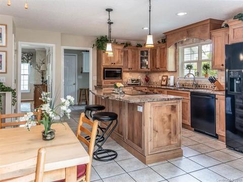 8 Kit Ct, Fletcher, NC 28732 photo 17