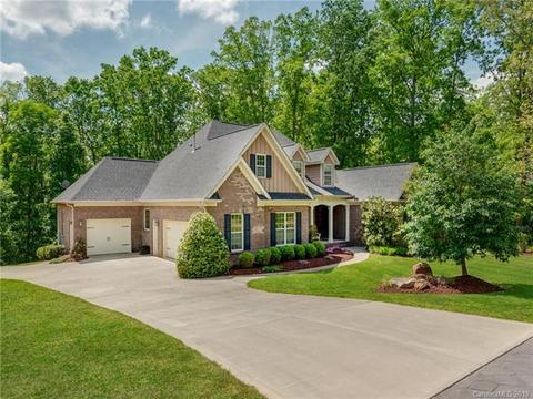 815 Arrow Point Ln, Davidson, NC 28036 photo 2