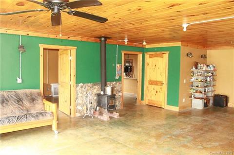 700 Sapling Mountain Rd, Marshall, NC 28753 photo 3