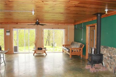 700 Sapling Mountain Rd, Marshall, NC 28753 photo 2