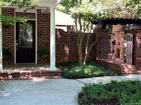 300 Hobbs St, Davidson, NC 28036 photo 2