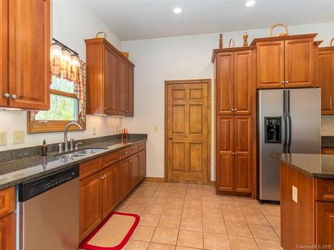 58 Thunder Ridge Rd, Canton, NC 28716 photo 3