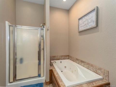 58 Thunder Ridge Rd, Canton, NC 28716 photo 11