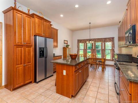 58 Thunder Ridge Rd, Canton, NC 28716 photo 4