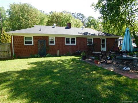 123 Pine St, Morganton, NC 28655 photo 2