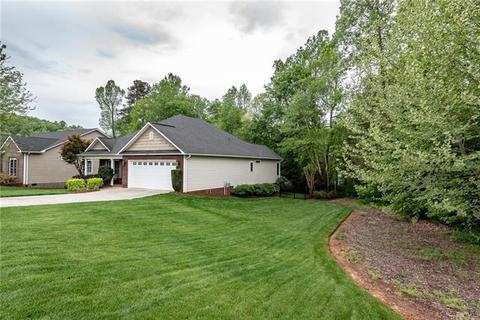 1474 Mayfair Dr, Conover, NC 28613 photo 4