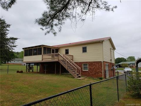 1237 Valley Ct, Hickory, NC 28602 photo 6