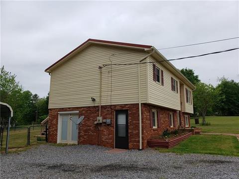 1237 Valley Ct, Hickory, NC 28602 photo 4