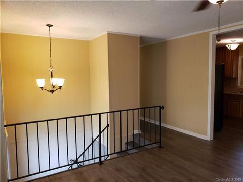 1237 Valley Ct, Hickory, NC 28602 photo 14