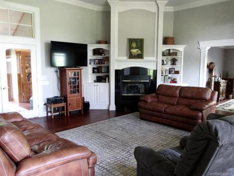 37 Old Rogers Ln, Sylva, NC 28779 photo 6