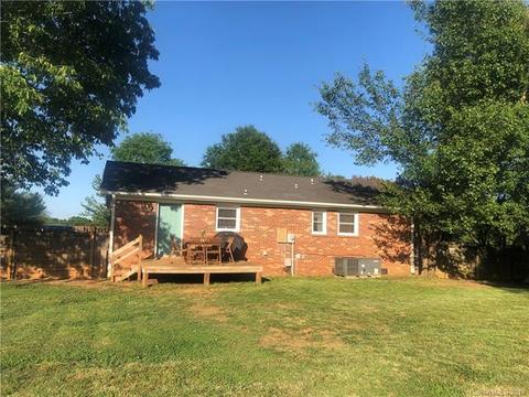 720 Edgehill Dr, Monroe, NC 28110 photo 2