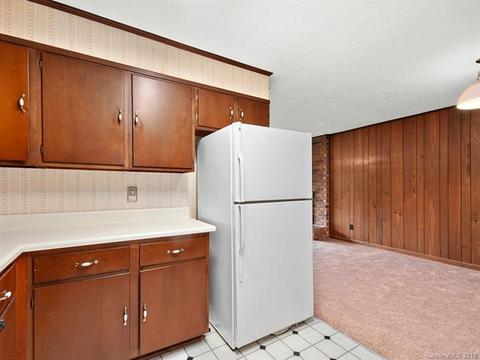 2027 Old Clyde Rd, Clyde, NC 28721 photo 10