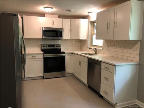 652 7th Avenue Se Pl SE, Hickory, NC 28602 photo 3