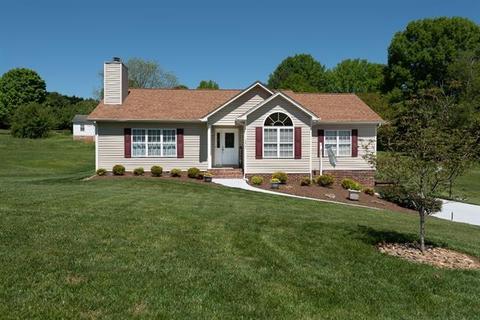 2425 24th Ave, Hickory, NC 28601 photo 1