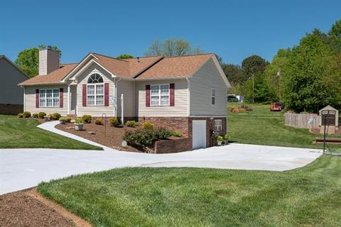 2425 24th Ave, Hickory, NC 28601 photo 2