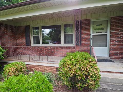714 2nd Ave, Conover, NC 28613 photo 2