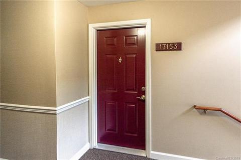 17153 Doe Valley Ct, Cornelius, NC 28031 photo 4