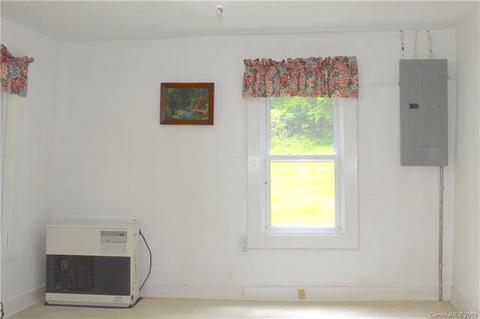 402 Will Arrington Rd, Marshall, NC 28753 photo 5