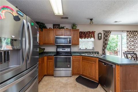 3440 Fairmeadow Dr, Lancaster, SC 29720 photo 11