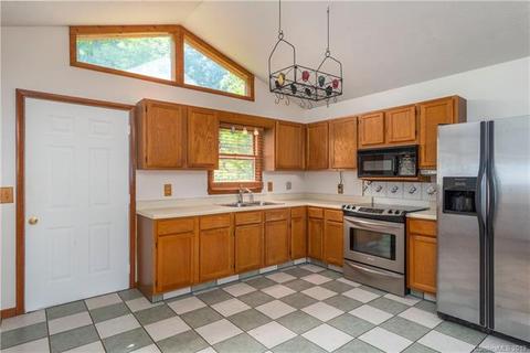 205 Keith Dr, Canton, NC 28716 photo 7