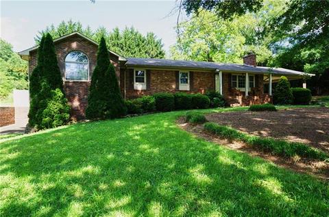 711 2nd St, Conover, NC 28613 photo 1