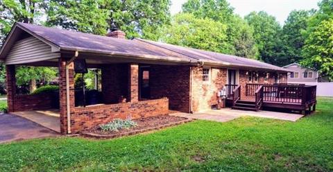 711 2nd St, Conover, NC 28613 photo 5