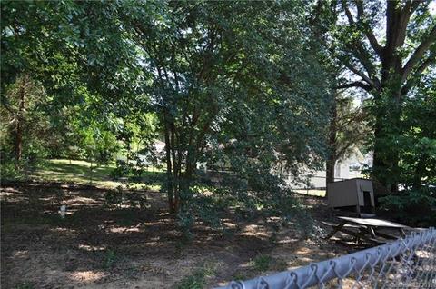 525 Central Ave, Lancaster, SC 29720 photo 2