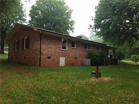 3440 Lester St, Conover, NC 28613 photo 4