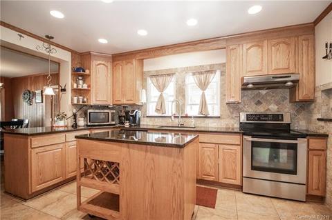 407 Mullis Rd, Harmony, NC 28634 photo 4